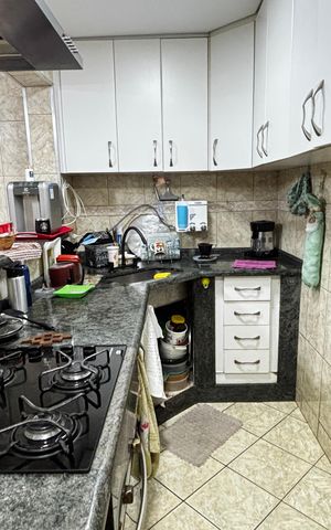 Casa à venda com 223m², 4 quartos e 2 vagas Casa à venda com 223m², 4 quartos e 2 vagasCozinha
