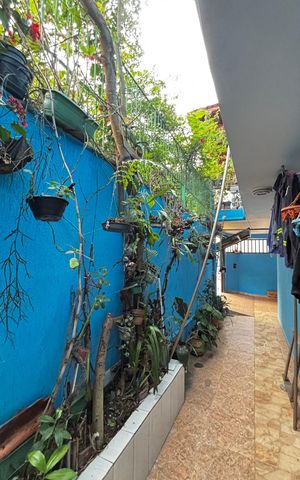 Casa à venda com 223m², 4 quartos e 2 vagas Casa à venda com 223m², 4 quartos e 2 vagasQuintal - area de Serviço
