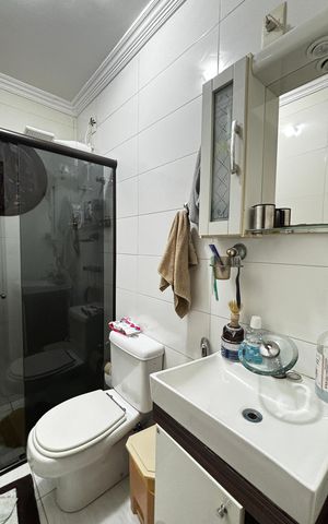 Casa à venda com 223m², 4 quartos e 2 vagas Casa à venda com 223m², 4 quartos e 2 vagasBanheiro da Suíte
