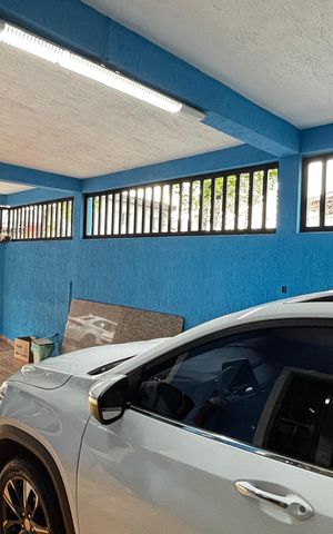 Casa à venda com 223m², 4 quartos e 2 vagas Casa à venda com 223m², 4 quartos e 2 vagasGaragem