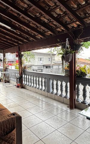 Casa à venda com 223m², 4 quartos e 2 vagas Casa à venda com 223m², 4 quartos e 2 vagasVaranda da Suíte