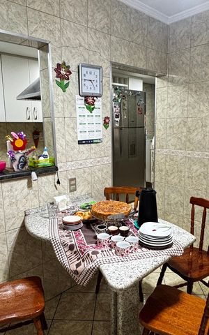 Casa à venda com 223m², 4 quartos e 2 vagas Casa à venda com 223m², 4 quartos e 2 vagasCozinha