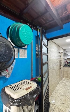 Casa à venda com 223m², 4 quartos e 2 vagas Casa à venda com 223m², 4 quartos e 2 vagasÁrea de Serviço