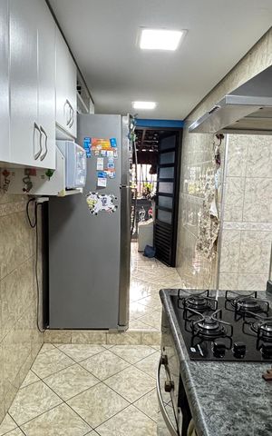Casa à venda com 223m², 4 quartos e 2 vagas Casa à venda com 223m², 4 quartos e 2 vagasCozinha