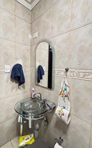 Casa à venda com 223m², 4 quartos e 2 vagas Casa à venda com 223m², 4 quartos e 2 vagasBanheiro