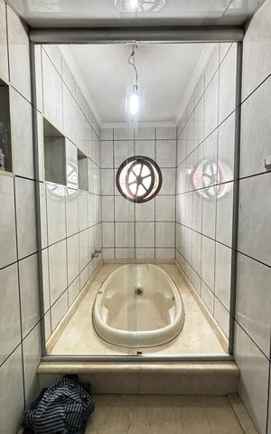Casa à venda com 223m², 4 quartos e 2 vagas Casa à venda com 223m², 4 quartos e 2 vagasBanheiro