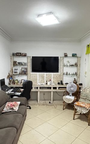 Casa à venda com 223m², 4 quartos e 2 vagas Casa à venda com 223m², 4 quartos e 2 vagasSala - Sala de Jantar