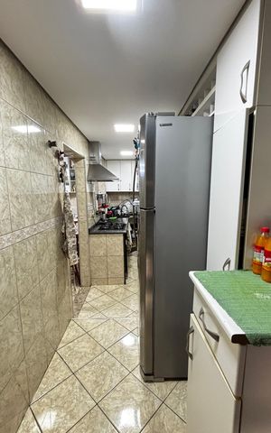 Casa à venda com 223m², 4 quartos e 2 vagas Casa à venda com 223m², 4 quartos e 2 vagasCozinha