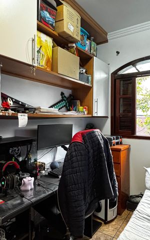 Casa à venda com 223m², 4 quartos e 2 vagas Casa à venda com 223m², 4 quartos e 2 vagasQuarto 3