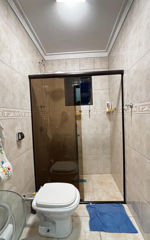 Casa à venda com 223m², 4 quartos e 2 vagas Casa à venda com 223m², 4 quartos e 2 vagasBanheiro