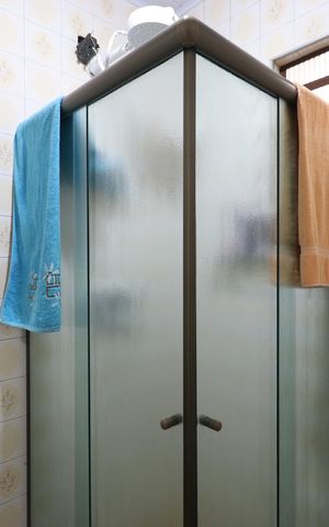 Casa à venda com 98m², 2 quartos e 2 vagasBanheiro Social 