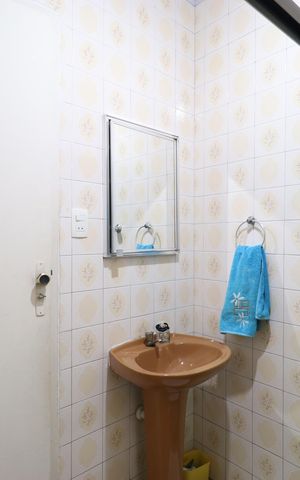 Casa à venda com 98m², 2 quartos e 2 vagasBanheiro Social 