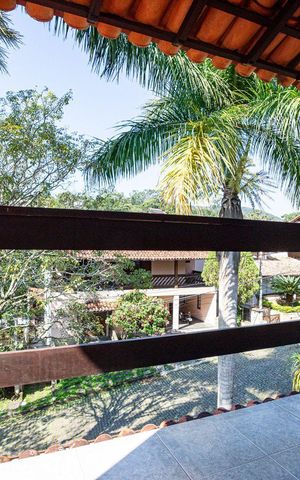 Casa à venda com 236m², 5 quartos e 2 vagas