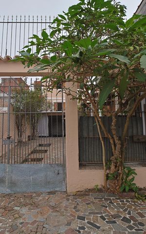 Casa à venda com 110m², 2 quartos e 4 vagasFachada
