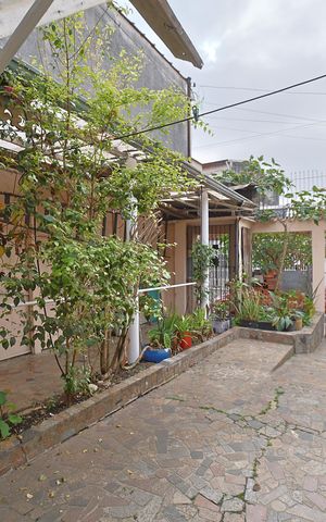 Casa à venda com 110m², 2 quartos e 4 vagasGaragem