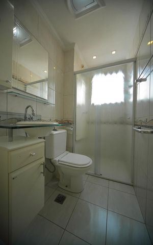 Apartamento para alugar com 58m², 2 quartos e 1 vagaBanheiro 