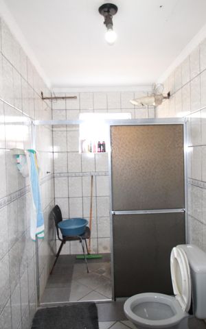 Casa à venda com 250m², 2 quartos e 5 vagasBanheiro