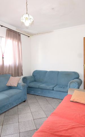 Casa à venda com 250m², 2 quartos e 5 vagasSala