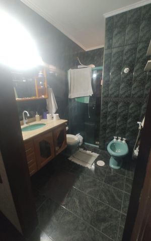 Casa à venda com 500m², 5 quartos e 5 vagas Casa à venda com 500m², 5 quartos e 5 vagasBanheiro