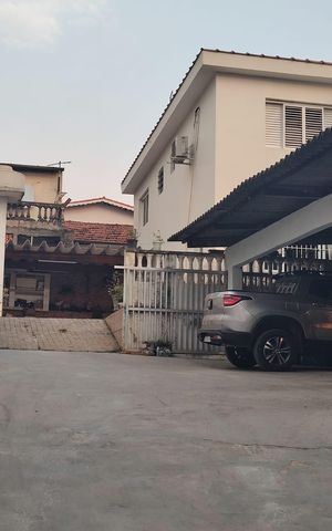 Casa à venda com 500m², 5 quartos e 5 vagas Casa à venda com 500m², 5 quartos e 5 vagasÁrea externa