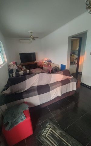 Casa à venda com 500m², 5 quartos e 5 vagas Casa à venda com 500m², 5 quartos e 5 vagasSala