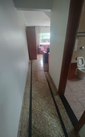 Casa à venda com 500m², 5 quartos e 5 vagas Casa à venda com 500m², 5 quartos e 5 vagasCorredor