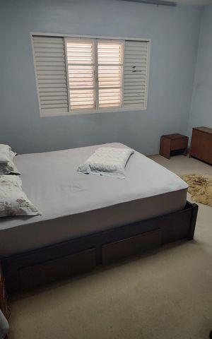 Casa à venda com 500m², 5 quartos e 5 vagas Casa à venda com 500m², 5 quartos e 5 vagasQuarto
