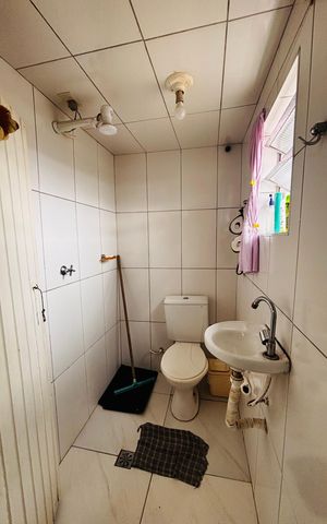Casa à venda com 600m², 10 quartos e 2 vagas Casa à venda com 600m², 10 quartos e 2 vagasBanheiro