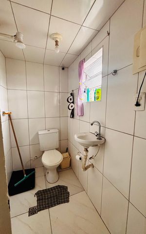 Casa à venda com 600m², 10 quartos e 2 vagas Casa à venda com 600m², 10 quartos e 2 vagasBanheiro