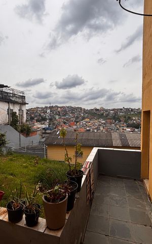 Casa à venda com 600m², 10 quartos e 2 vagas Casa à venda com 600m², 10 quartos e 2 vagasQuintal