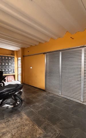 Casa à venda com 600m², 10 quartos e 2 vagas Casa à venda com 600m², 10 quartos e 2 vagasEntrada