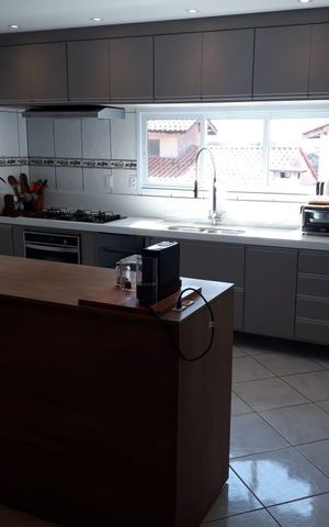 Casa à venda com 210m², 3 quartos e 2 vagas Casa à venda com 210m², 3 quartos e 2 vagasCozinha