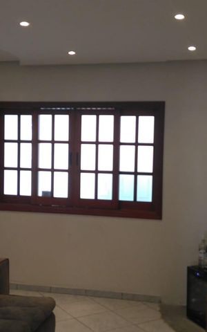 Casa à venda com 210m², 3 quartos e 2 vagas Casa à venda com 210m², 3 quartos e 2 vagasSala