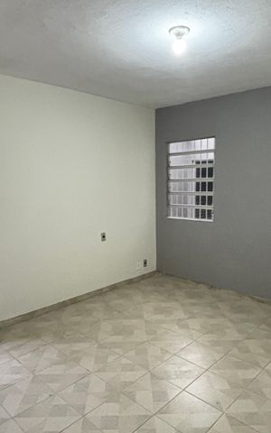 Casa à venda com 125m², 2 quartos e 2 vagas Casa à venda com 125m², 2 quartos e 2 vagasSala