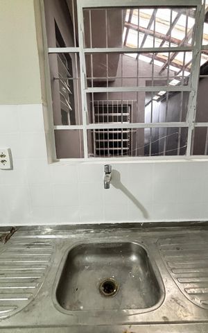 Casa à venda com 125m², 2 quartos e 2 vagas Casa à venda com 125m², 2 quartos e 2 vagasCozinha
