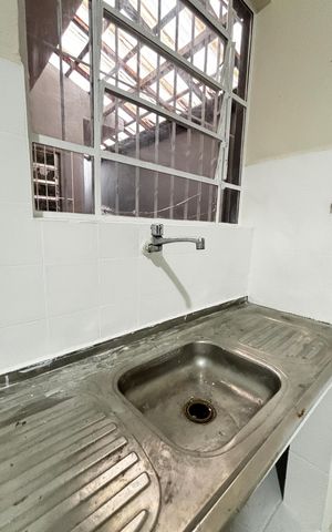 Casa à venda com 125m², 2 quartos e 2 vagas Casa à venda com 125m², 2 quartos e 2 vagasCozinha