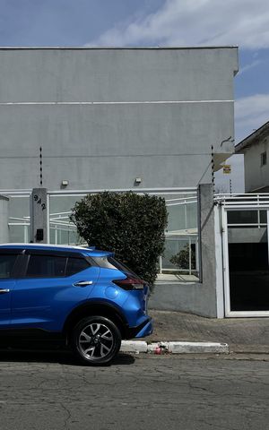 Casa de condomínio para alugar com 100m², 3 quartos e 2 vagas Casa de condomínio para alugar com 100m², 3 quartos e 2 vagasFachada