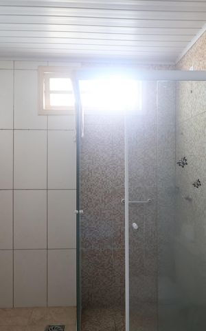 Casa para alugar com 60m², 3 quartos e 3 vagasBanheiro 
