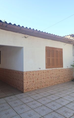 Casa para alugar com 60m², 3 quartos e 3 vagasFachada