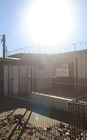 Casa para alugar com 60m², 3 quartos e 3 vagasFachada