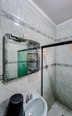 Casa para alugar com 140m², 3 quartos e 1 vagaBanheiro
