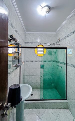 Casa para alugar com 140m², 3 quartos e 1 vagaBanheiro