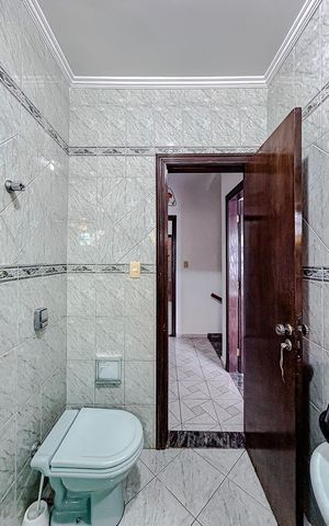Casa para alugar com 140m², 3 quartos e 1 vagaBanheiro