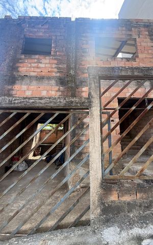 Casa à venda com 110m², 3 quartos e 3 vagas Casa à venda com 110m², 3 quartos e 3 vagasFachada