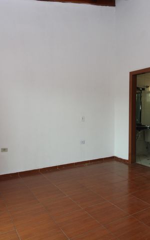 Casa à venda com 193m², 2 quartos e 2 vagasSuíte