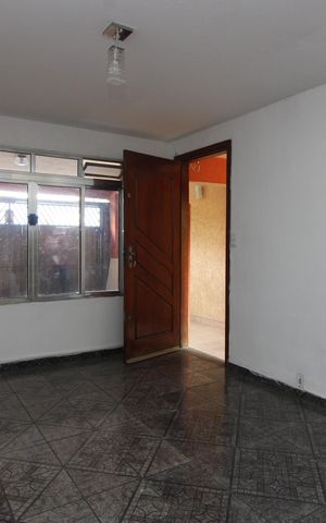 Casa à venda com 193m², 2 quartos e 2 vagasSala
