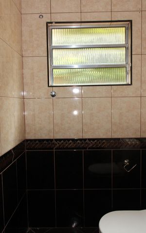Casa à venda com 193m², 2 quartos e 2 vagasBanheiro 3