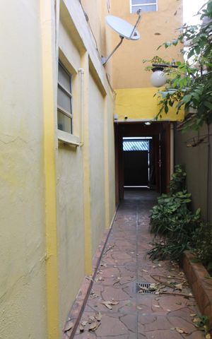 Casa à venda com 193m², 2 quartos e 2 vagasCorredor