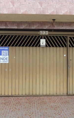 Casa à venda com 193m², 2 quartos e 2 vagasFachada