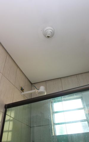 Casa à venda com 193m², 2 quartos e 2 vagasBanheiro da Suíte